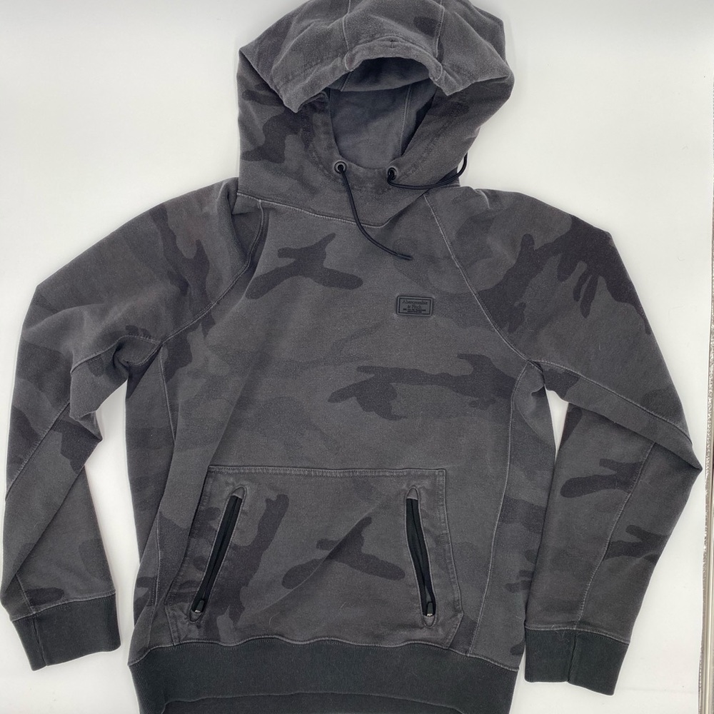 Men’s American Eagle Gray Camo SweatShirt